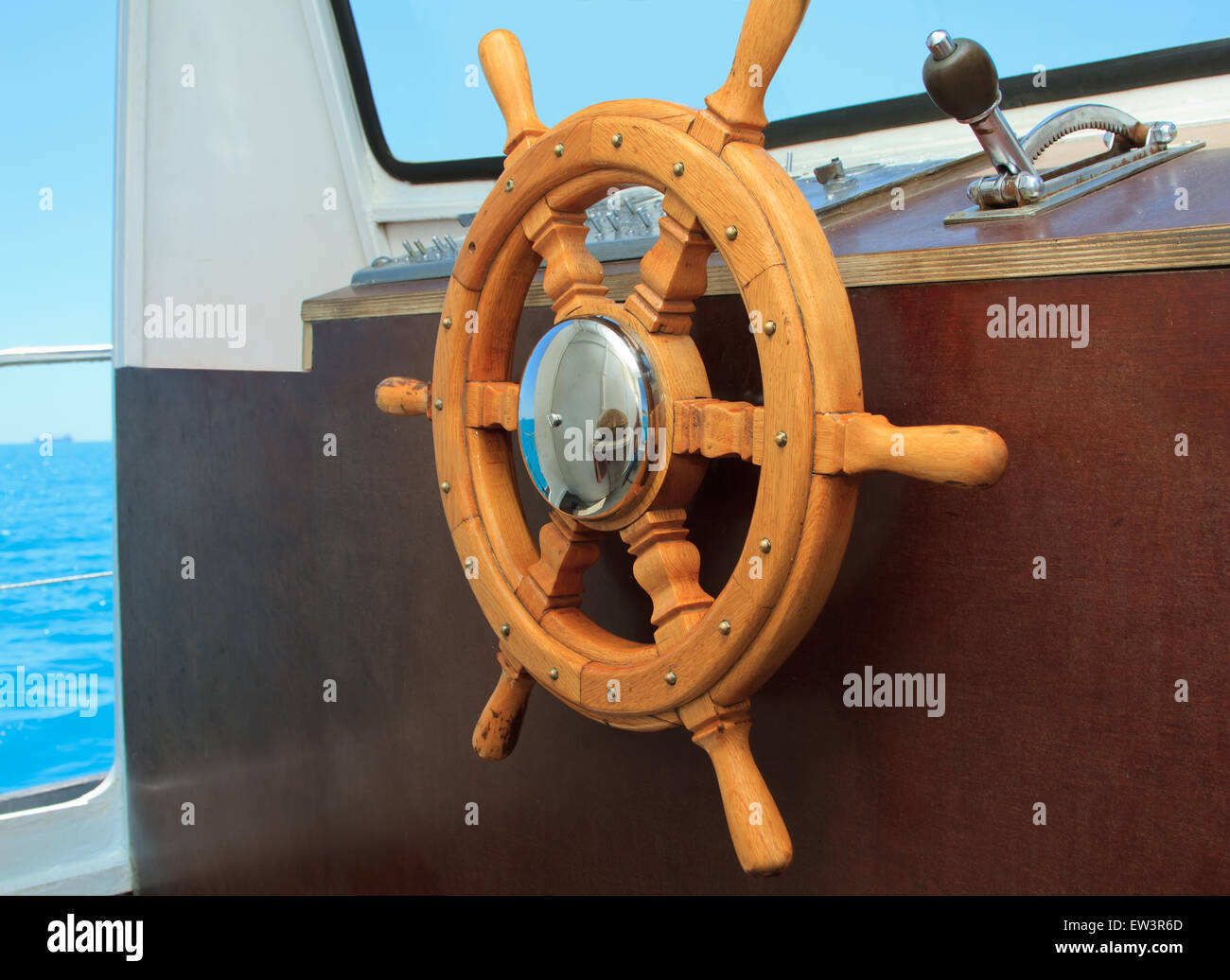 alte Schiff Ruder im Steuerhaus Stockfoto, Bild 84291941 Alamy