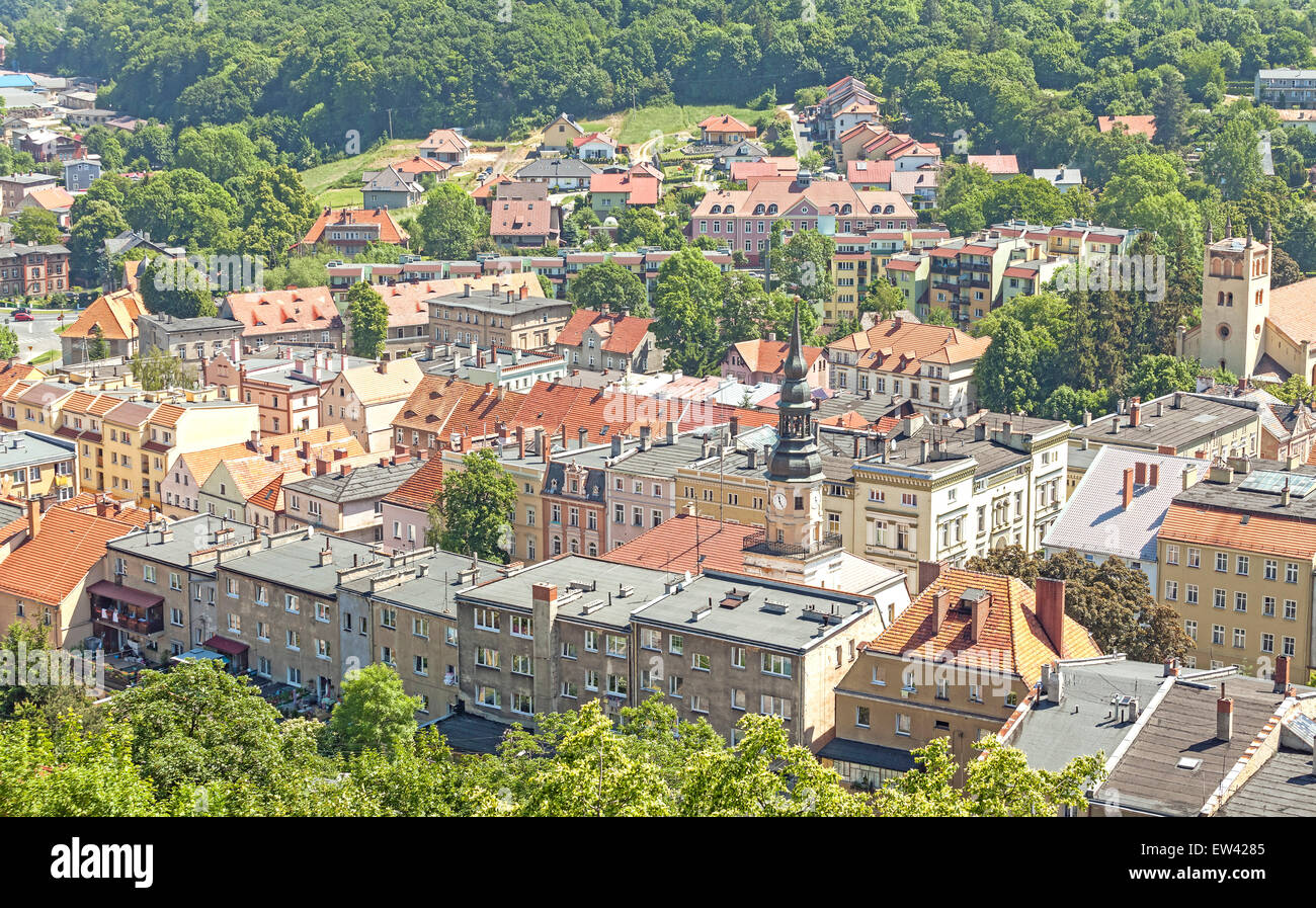 Luftbild der Stadt Bolków, Wohnviertel, Polen. Stockfoto