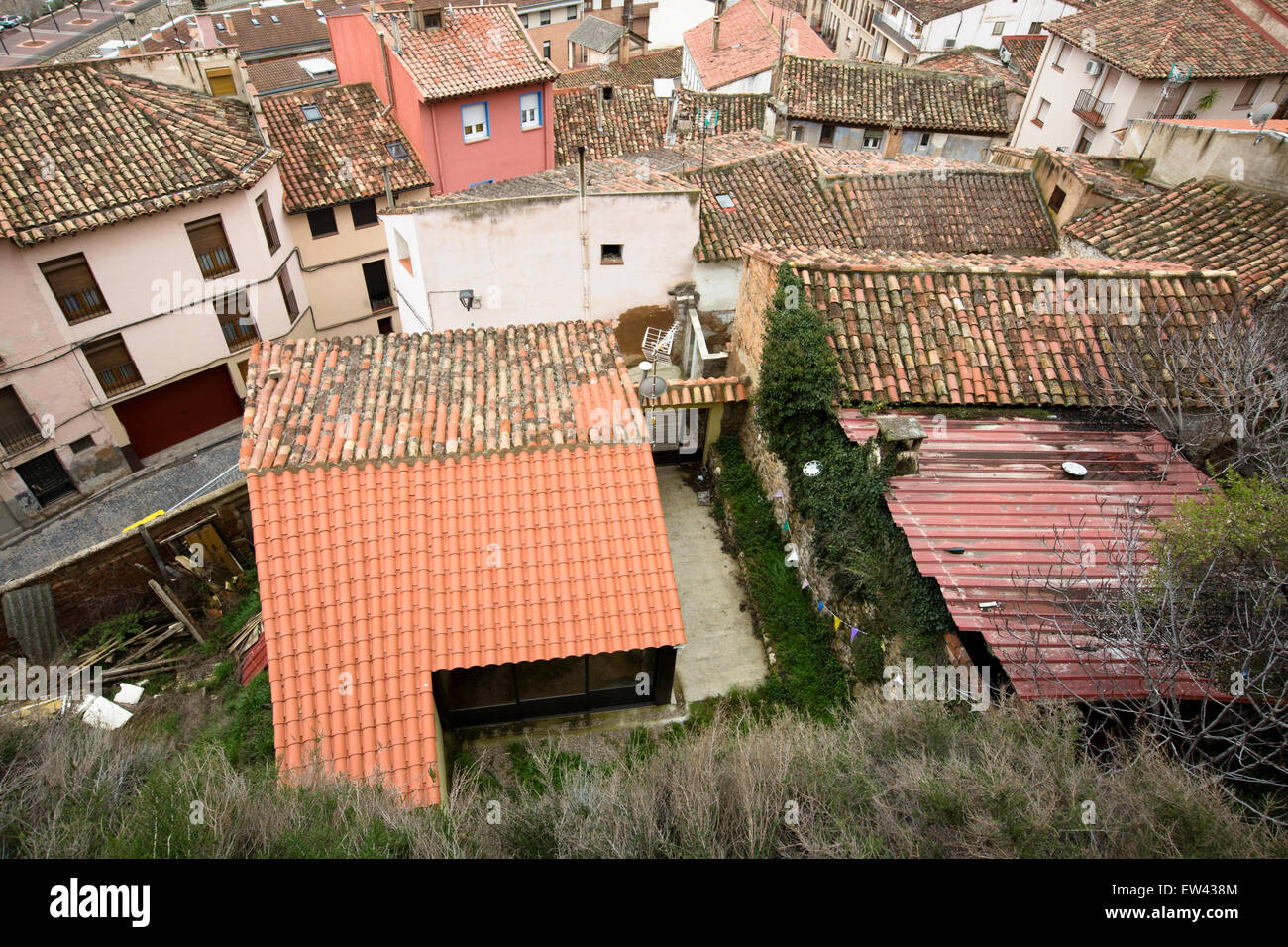 Blick über einige von den Dächern der Häuser in den engen Straßen des jüdischen Viertels in Tarazona Stockfoto