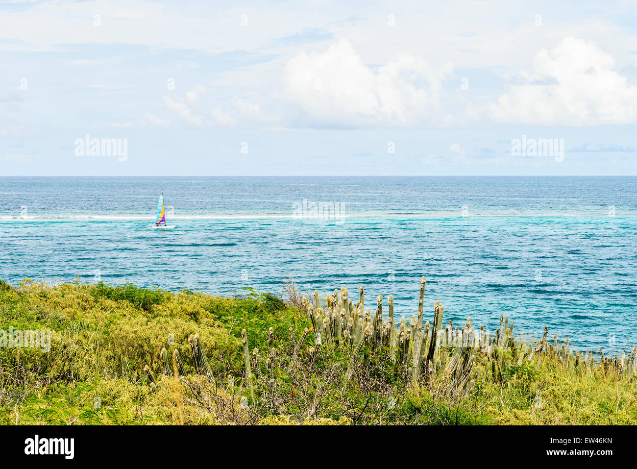 Die Aussicht auf die Küste und das Karibische Meer vom östlichen Ende von St. Croix, Amerikanische Jungferninseln. Stockfoto