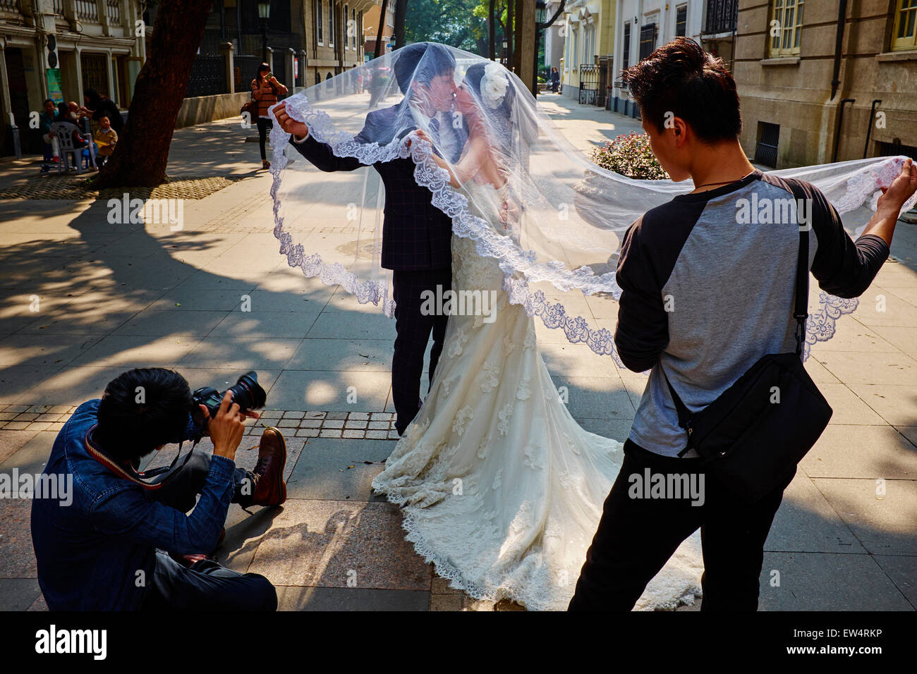China, Provinz Guangdong, Guangzhou oder Kanton, Hochzeitsbild auf Shamian Insel Stockfoto