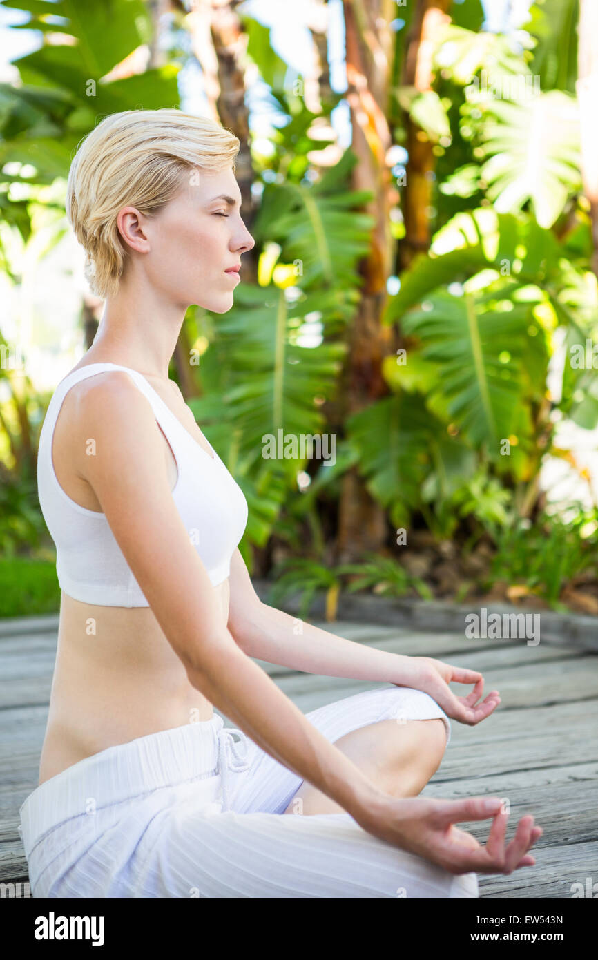 Fit Woman meditieren Stockfoto