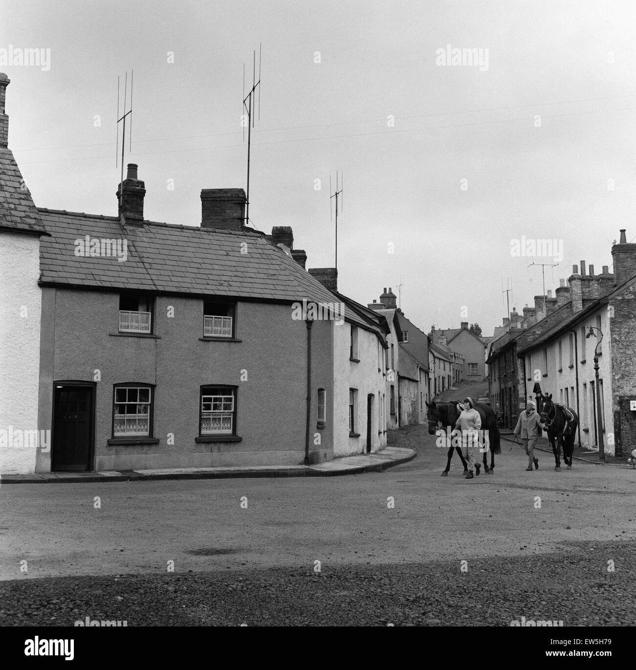 Bridge Street in Crickhowell, Powys, Wales. 1964. Stockfoto