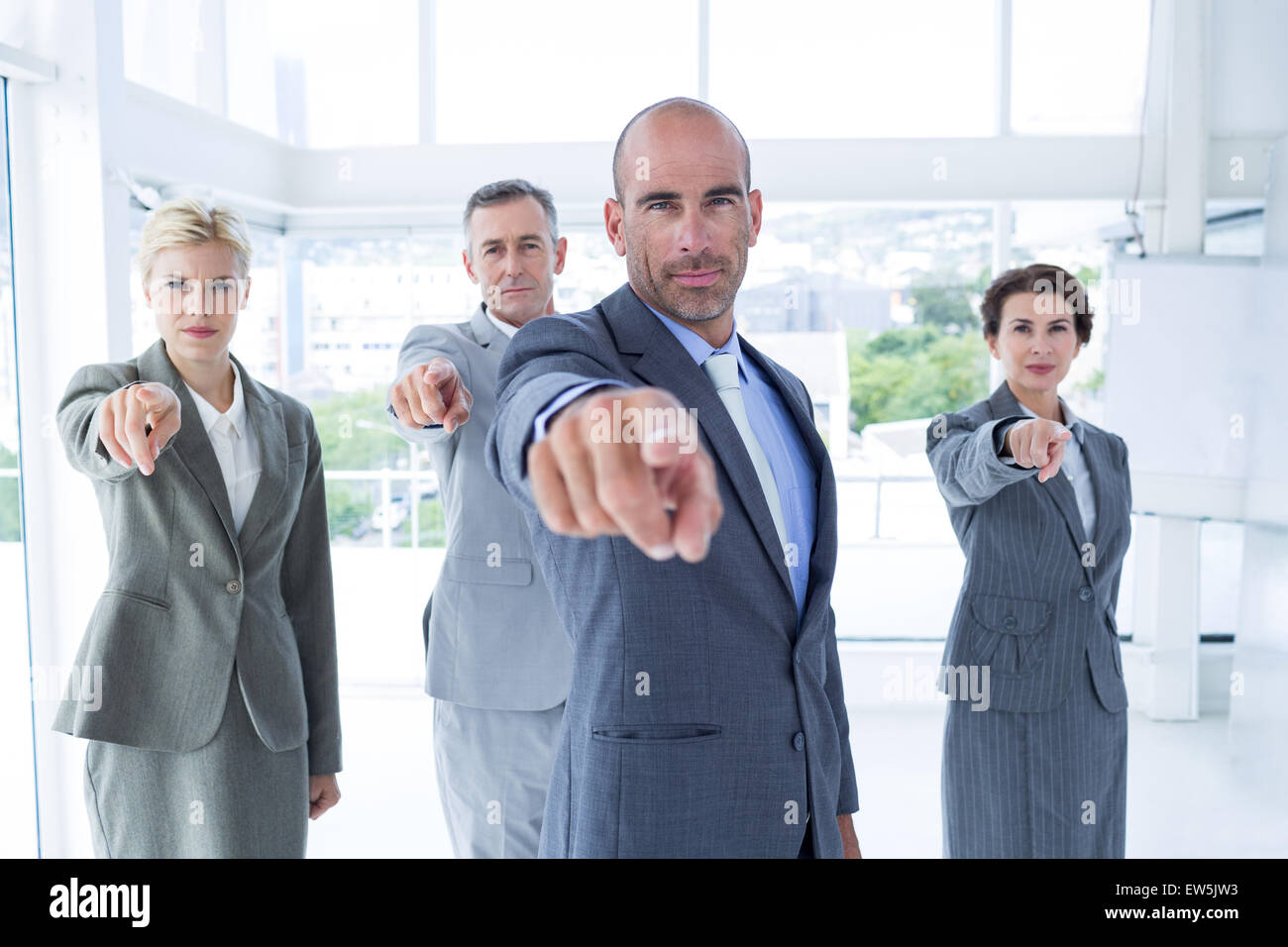 Business-Team auf die Kamera gerichtet Stockfoto