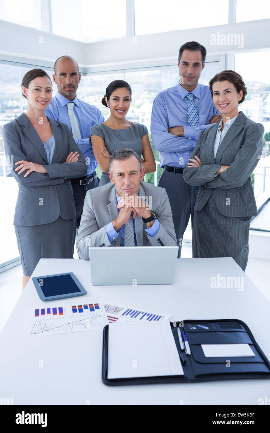 Blick in die Kamera lächelnden Business-team Stockfoto