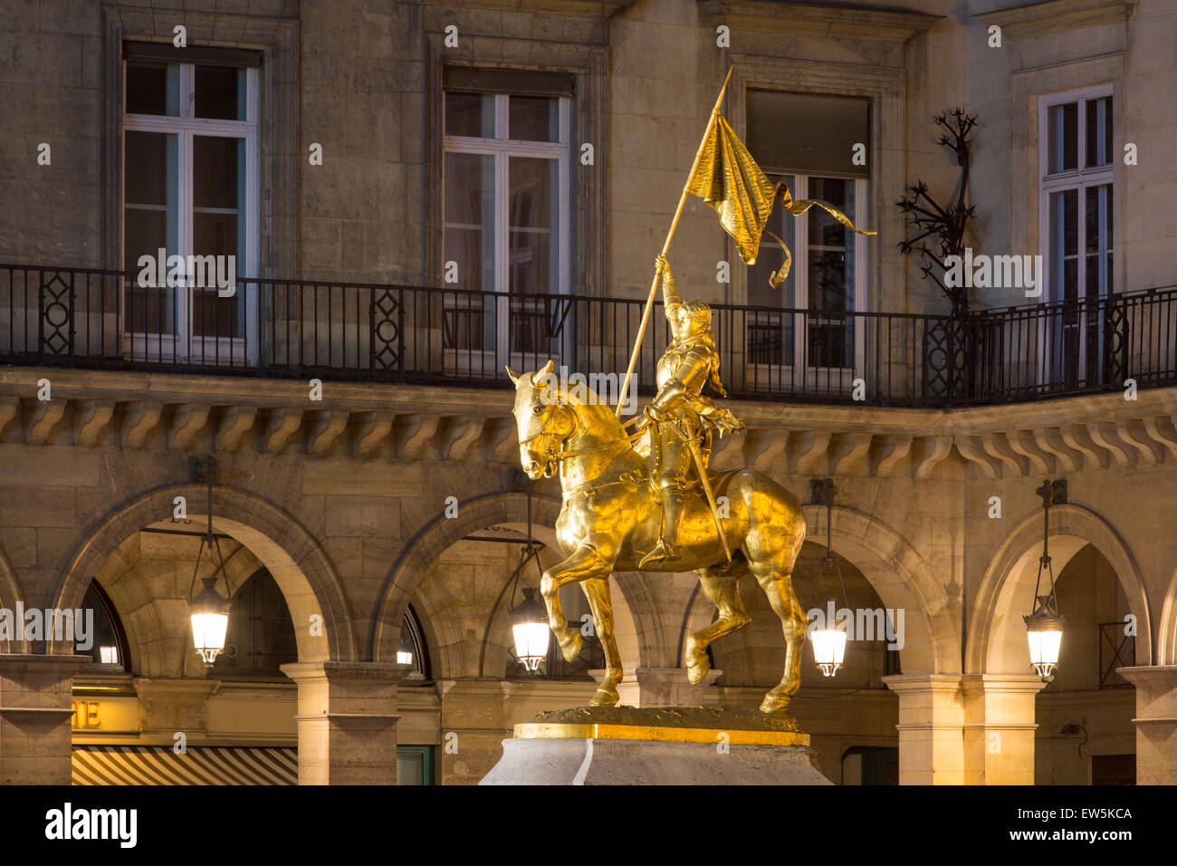 Reiterstatue von Jeanne d ' Arc am Place des Pyramides, Paris, Frankreich Stockfoto
