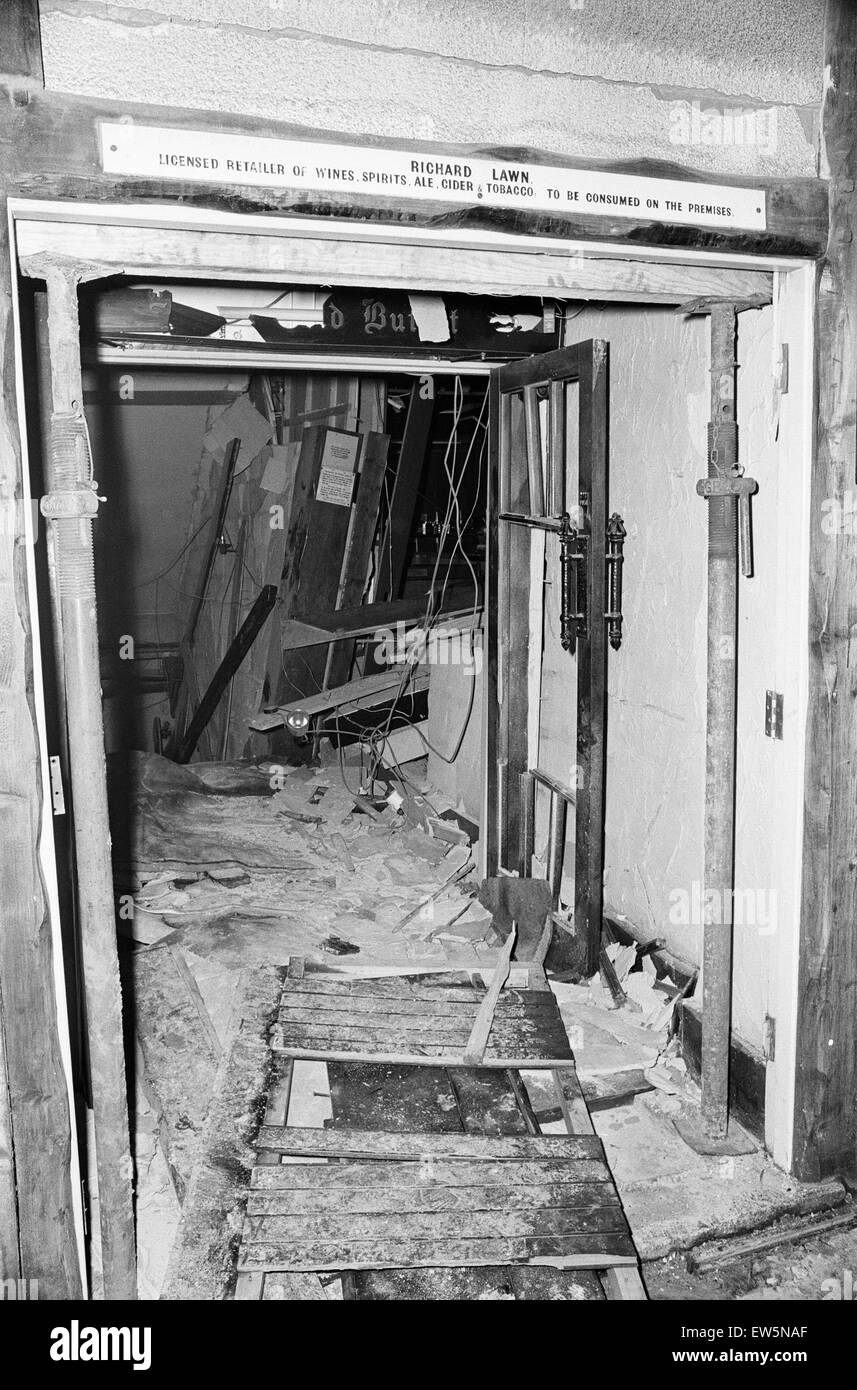 Taverne in der Stadt, Pub. 22. November 1974. Bombenschäden. Birmingham Pub Bombardierungen 1974. Die Taverne in der Stadt, ein zentralen Birmingham Pub wurde 21. November 1974, einer von mehreren Bombenanschlägen bombardiert. Insgesamt wurden 21 Menschen getötet und 182 Menschen wurden verletzt. Stockfoto