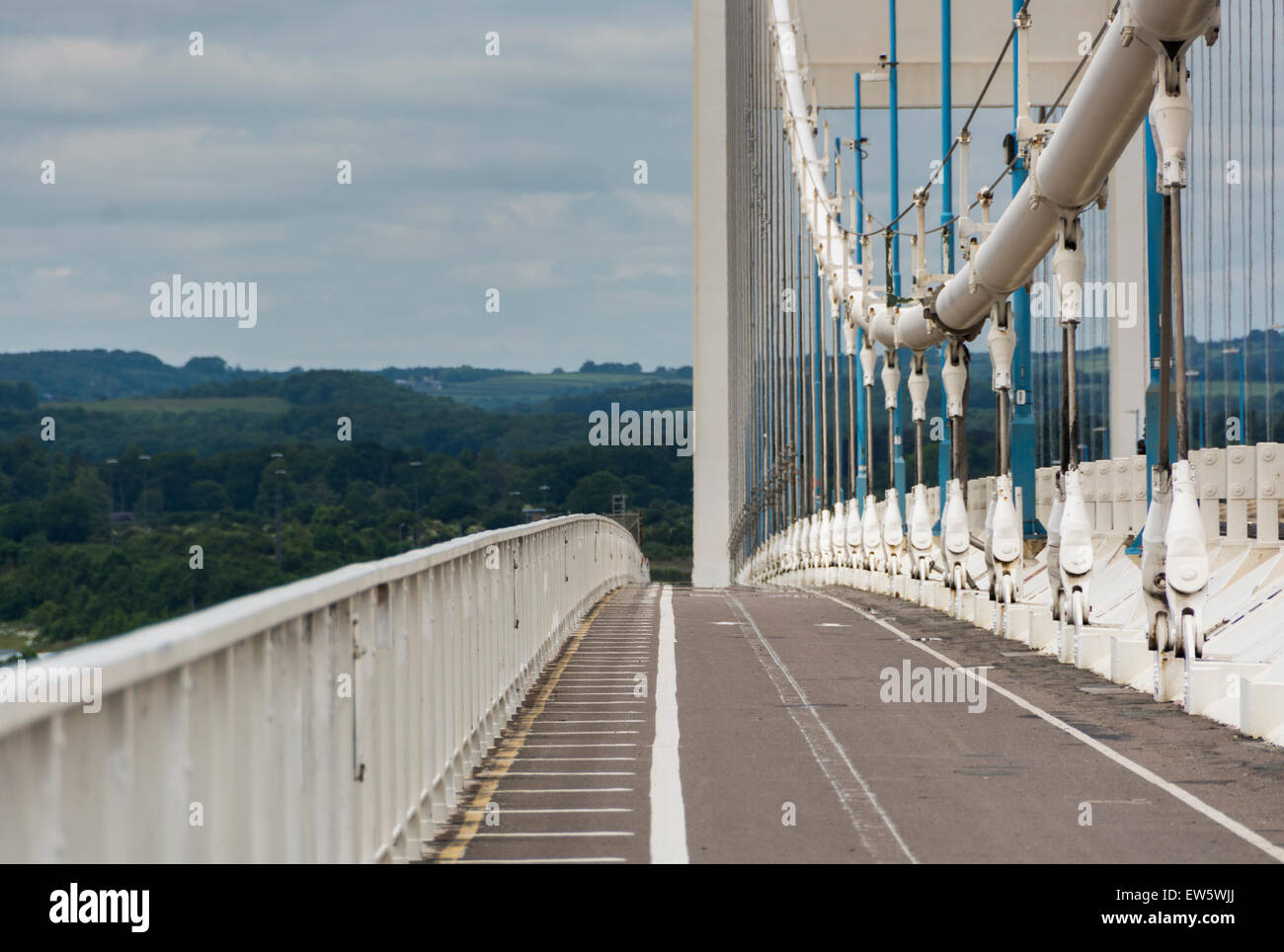 Der Severn-Brücke eröffnet, Autobahnverkehr 1966 zwischen England und Wales über den Fluss Severn. Stockfoto