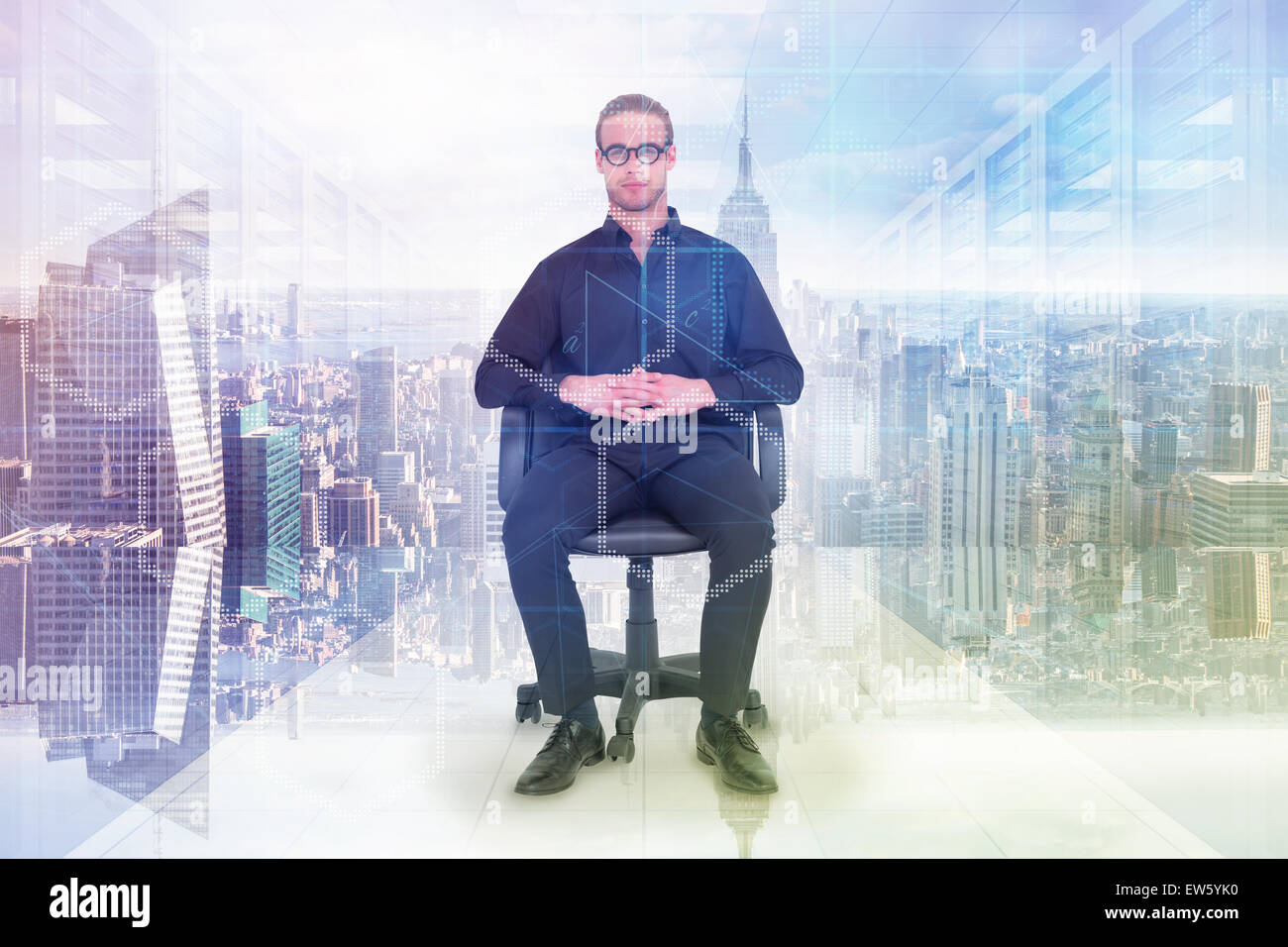 Zusammengesetztes Bild Heck Geschäftsmannes sitzen auf einem Bürostuhl Stockfoto