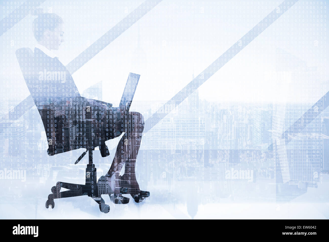 Zusammengesetztes Bild der Geschäftsfrau sitzen auf Drehstuhl mit laptop Stockfoto