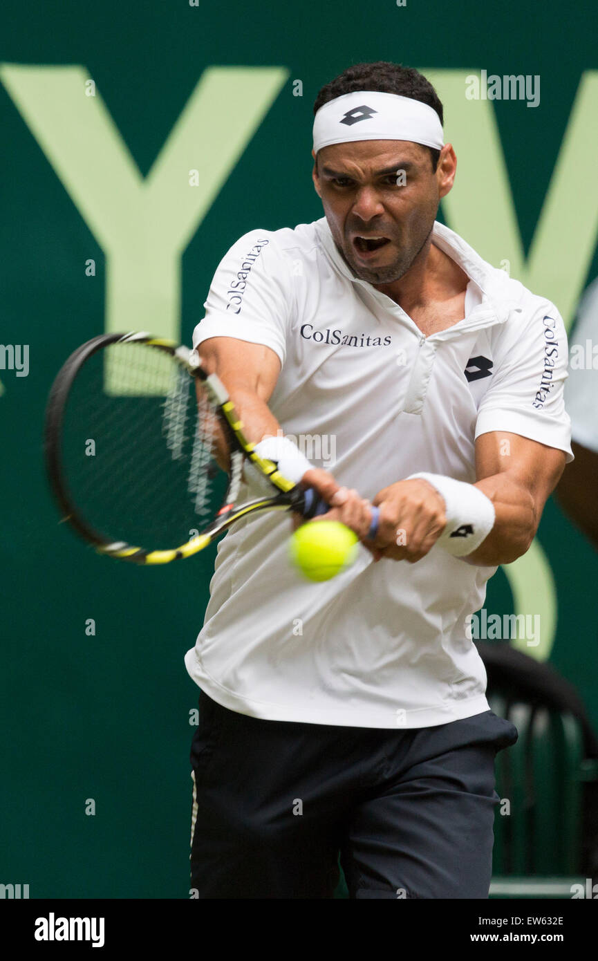 Alejandro Falla (COL) spielt einen Schuss in die zweite Runde der ATP Gerry Weber Open ten Stockfoto