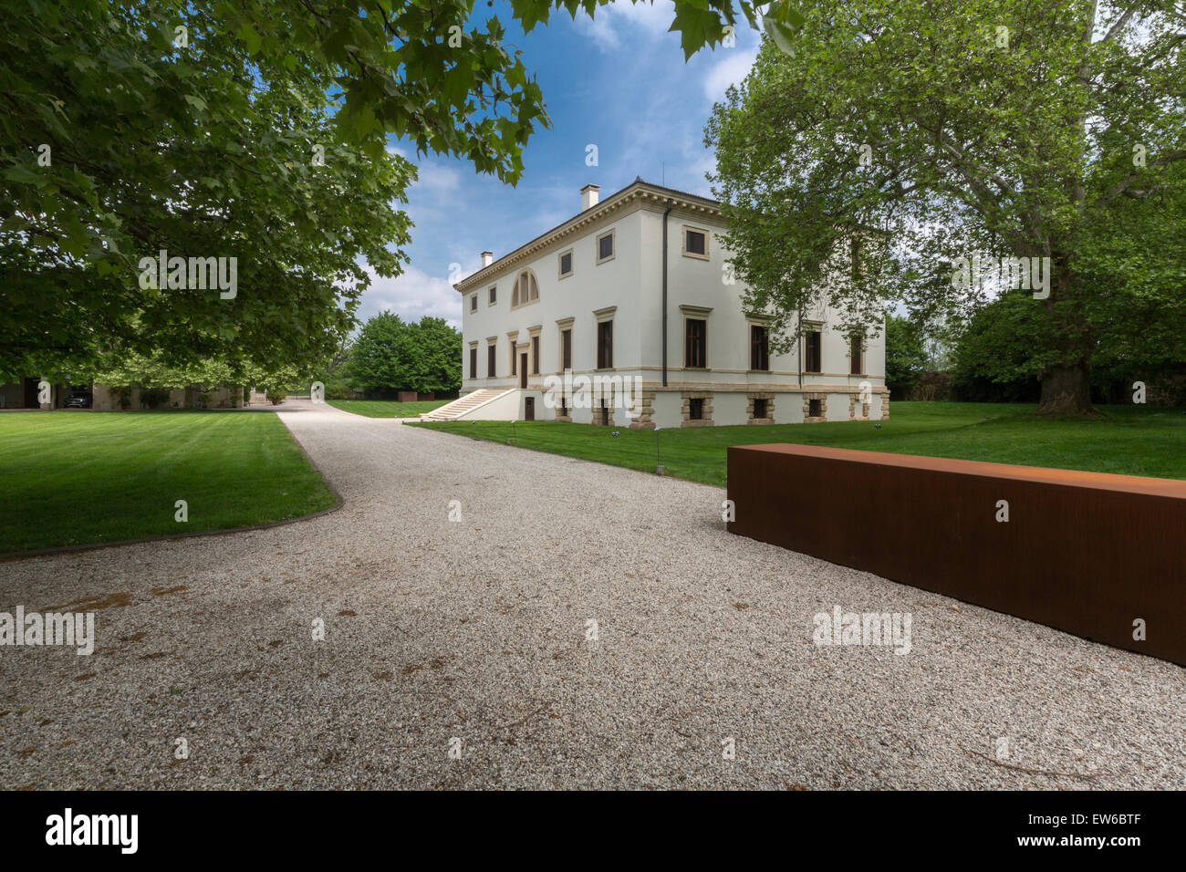 Die Villa Pisani Bonetti ist eine Patriziervilla, entworfen von Andrea Palladio, befindet sich in Bagnolo, einem Weiler in der Comune Lonigo in der Region Venetien in Italien. Stockfoto