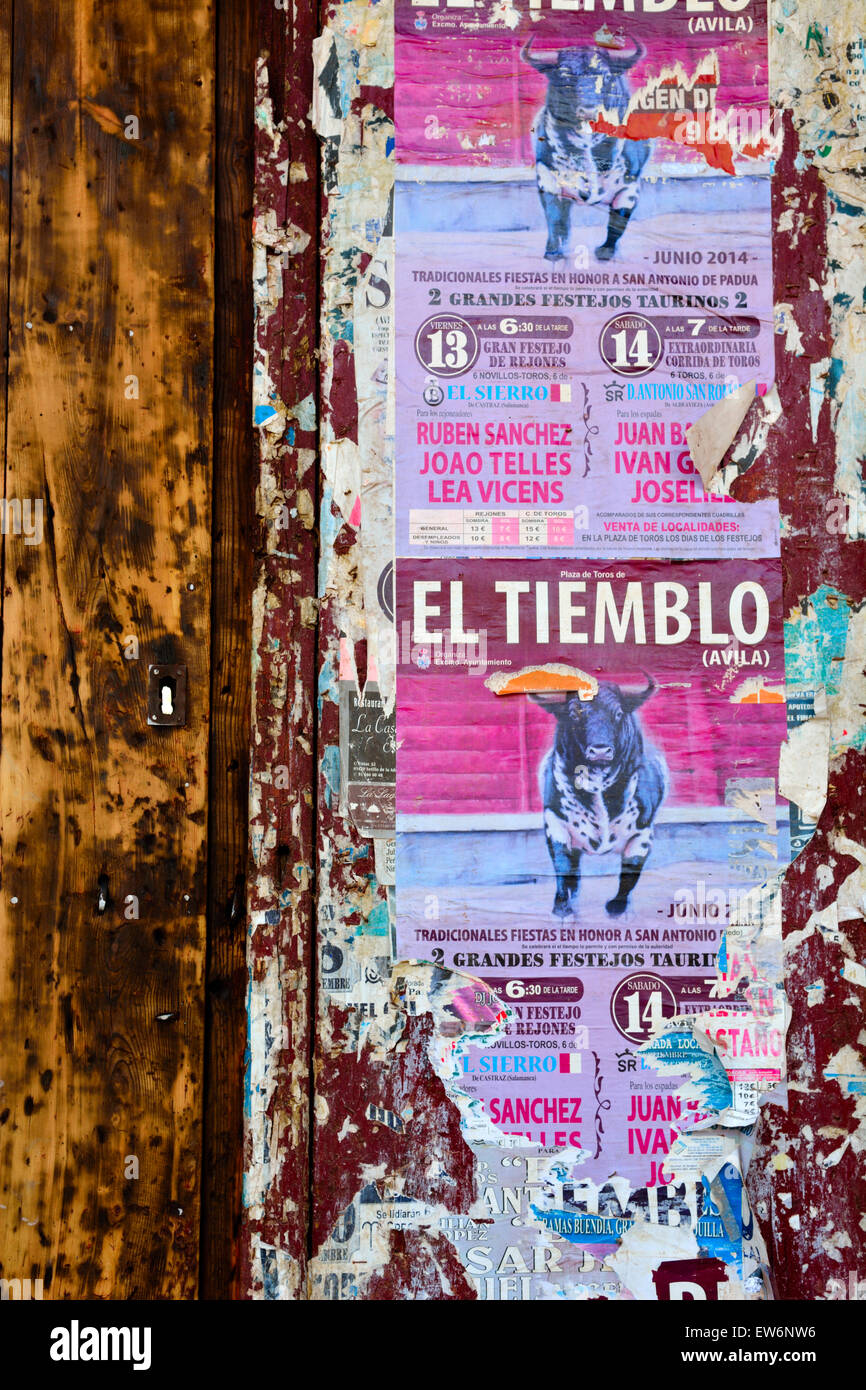 Alten Stierkampf Plakat an Arena Tür El Tiemblo, Avila, Spanien Stockfoto