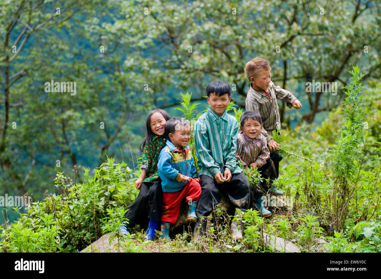 Drei ethnische Minderheit Kinder Lächeln Stockfoto