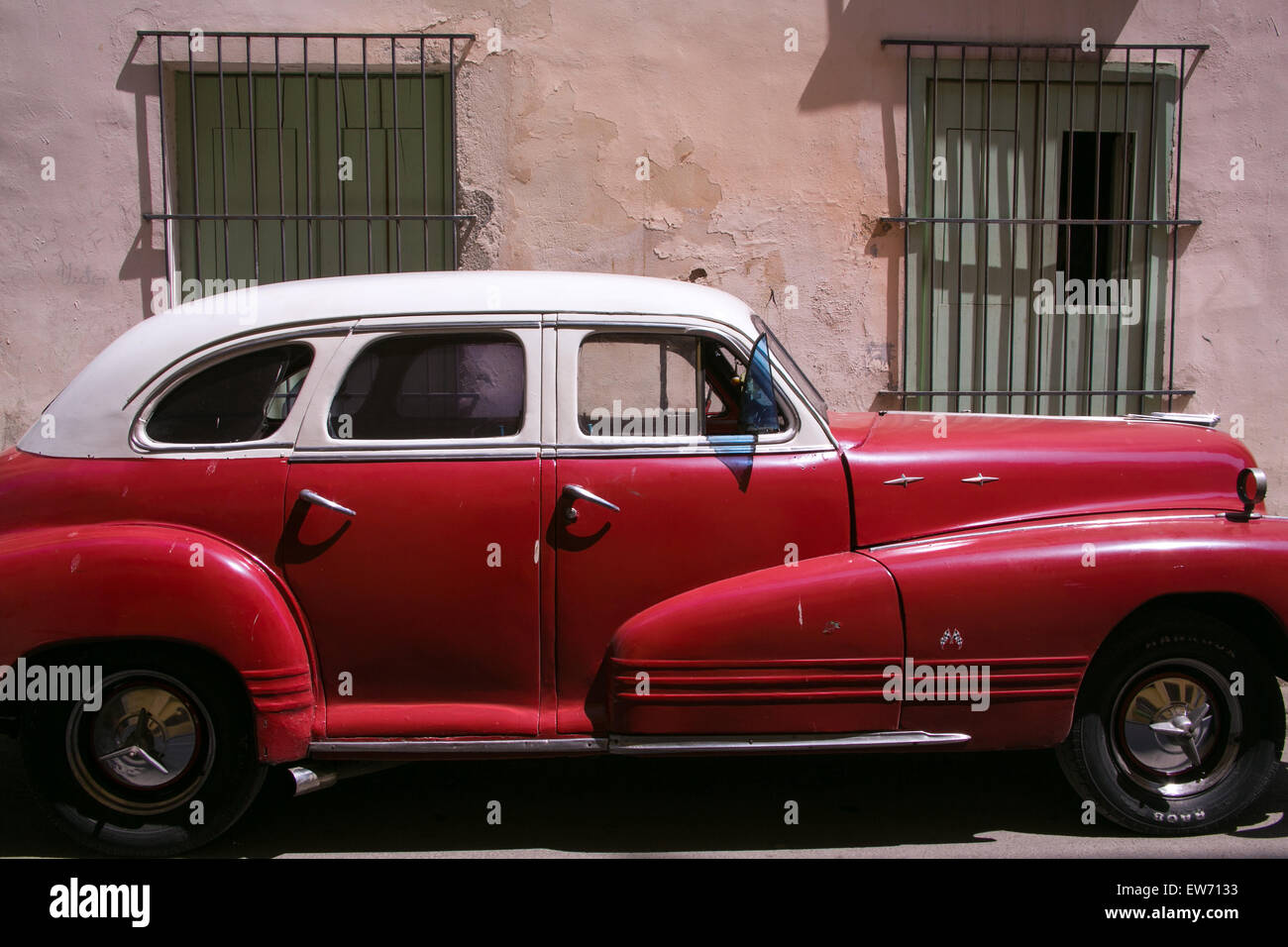 Alte amerikanische Oldtimer in Alt-Havanna, Kuba. Stockfoto