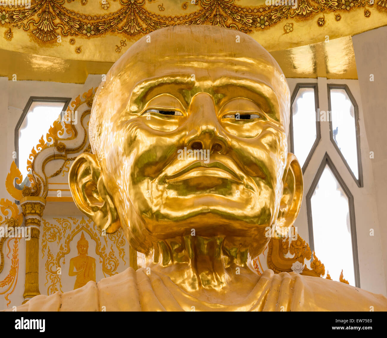 Mönch, goldene Statue Luang Phor Toh, Kopf, Non Kum Tempel Wat, Sikhiu, in der Nähe von Provinz Nakhon Ratchasima, Korat, Isan, Isaan Stockfoto