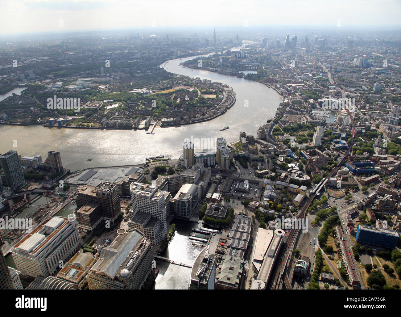 Luftaufnahme, Blick nach Westen von Canary Wharf, die Themse, London, UK Stockfoto