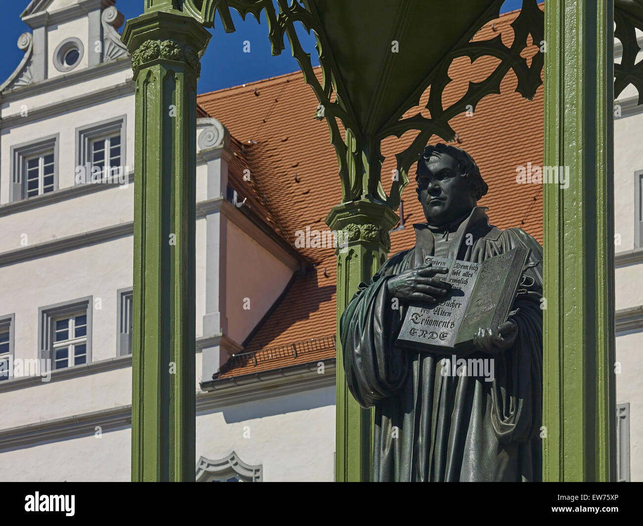 Statue martin luther in wittenberg Fotos und Bildmaterial in hoher