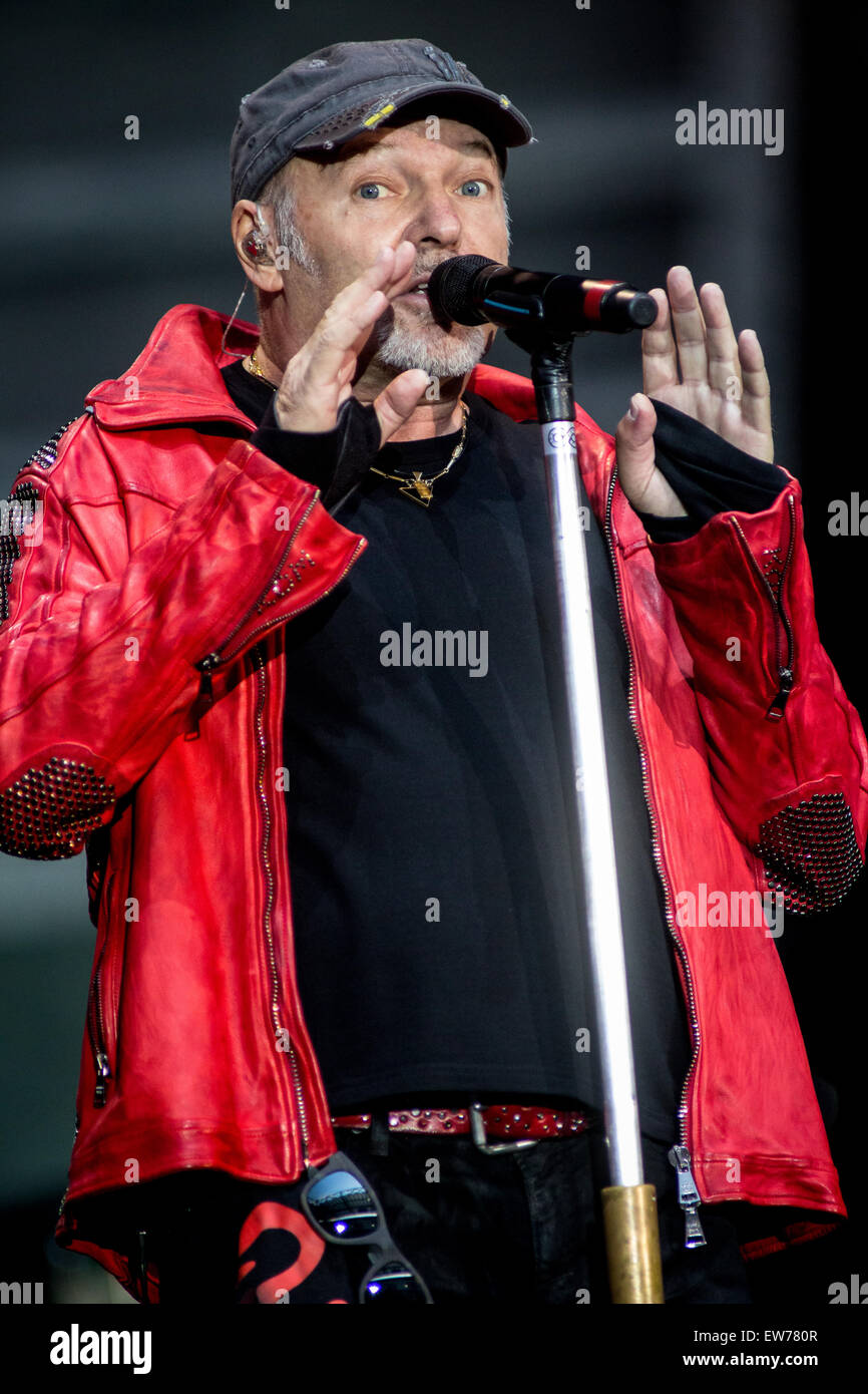 Mailand Italien. 18. Juni 2015. Führt der italienischen Rock star VASCO ROSSI live im Stadio San Siro während "Live Kom Tour 2015" Stockfoto