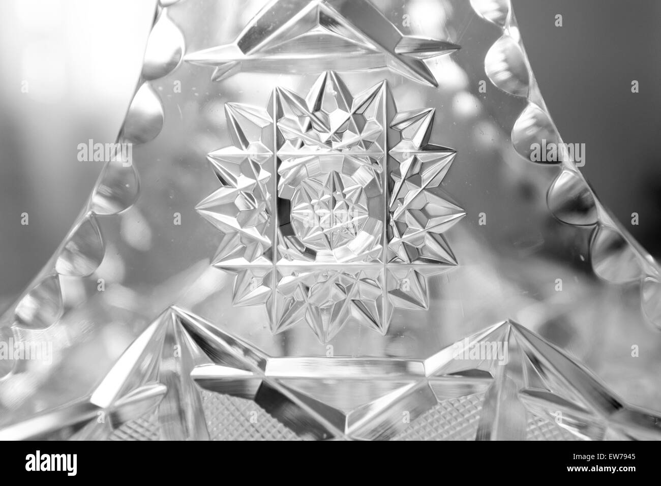 Detail aus einem Kristall-Korb mit geometrischen Motiven verziert Stockfoto