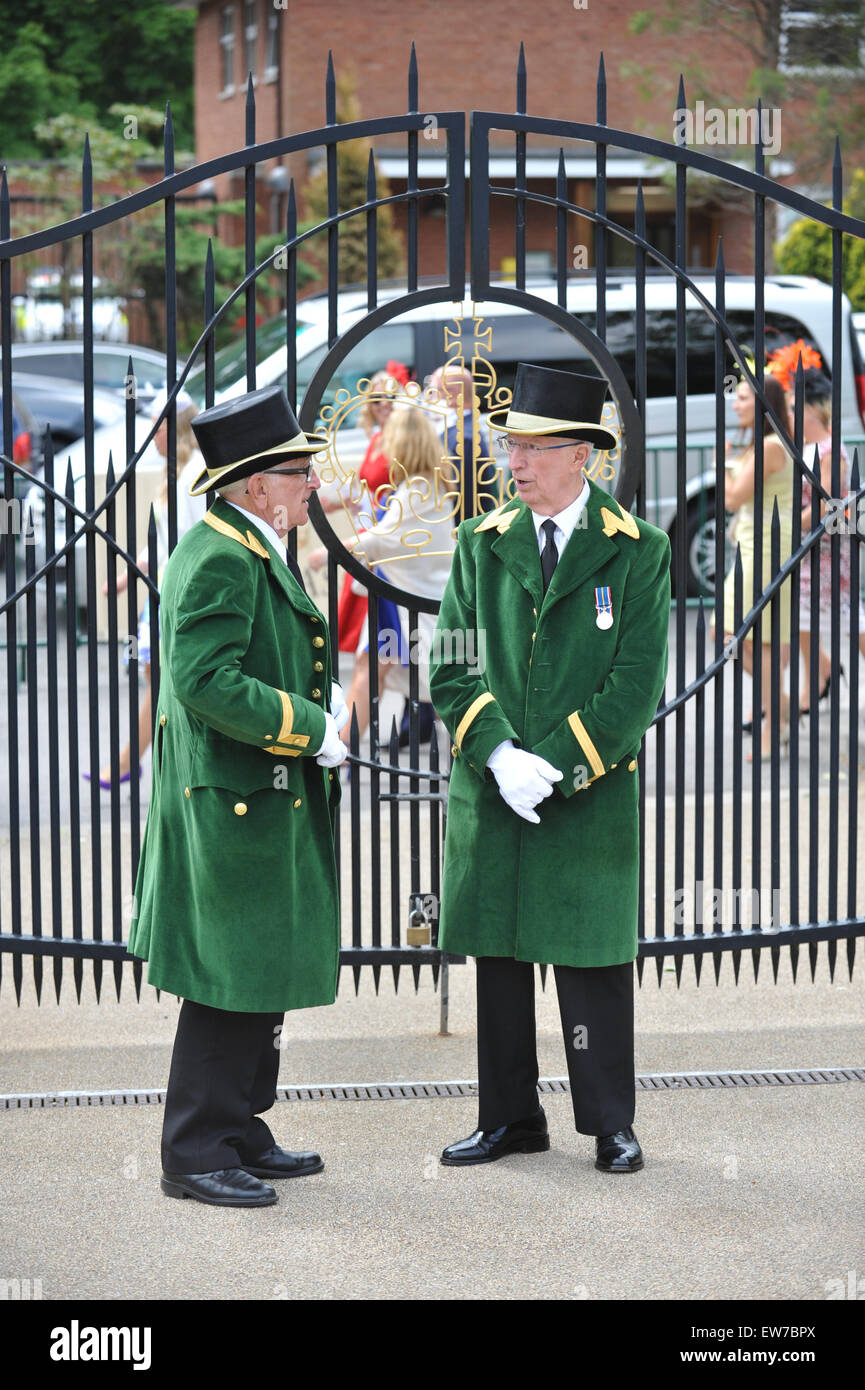 Ascot, Berkshire, UK. 19. Juni 2015. Die jährliche Royal Ascot-Rennen Credit: Matthew Chattle/Alamy Live News Stockfoto