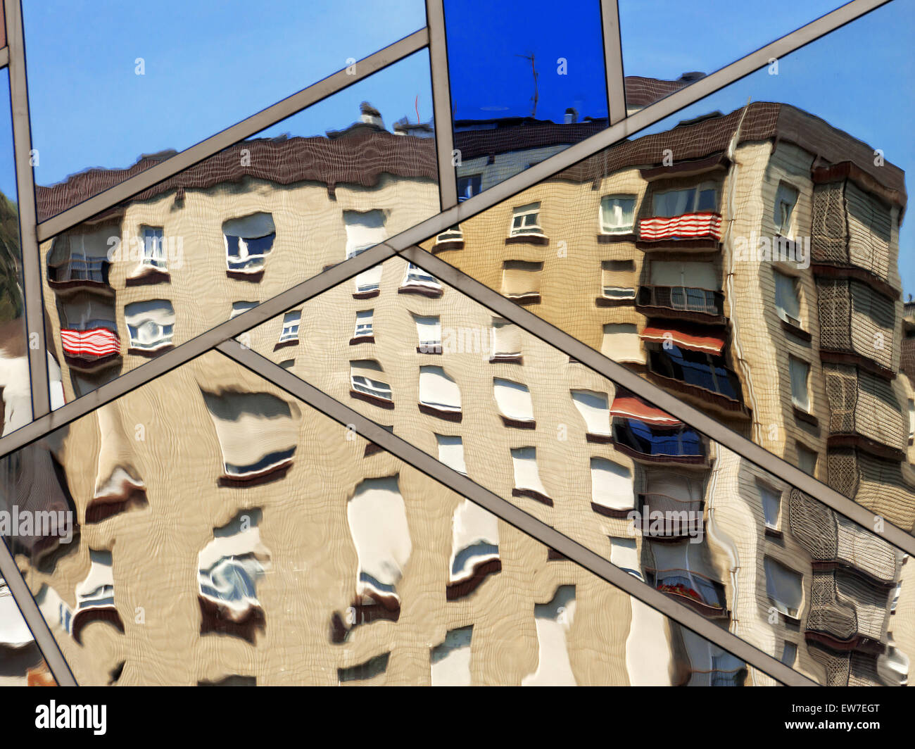 Abstraktion mit Reflexionen über glasige windows Stockfoto