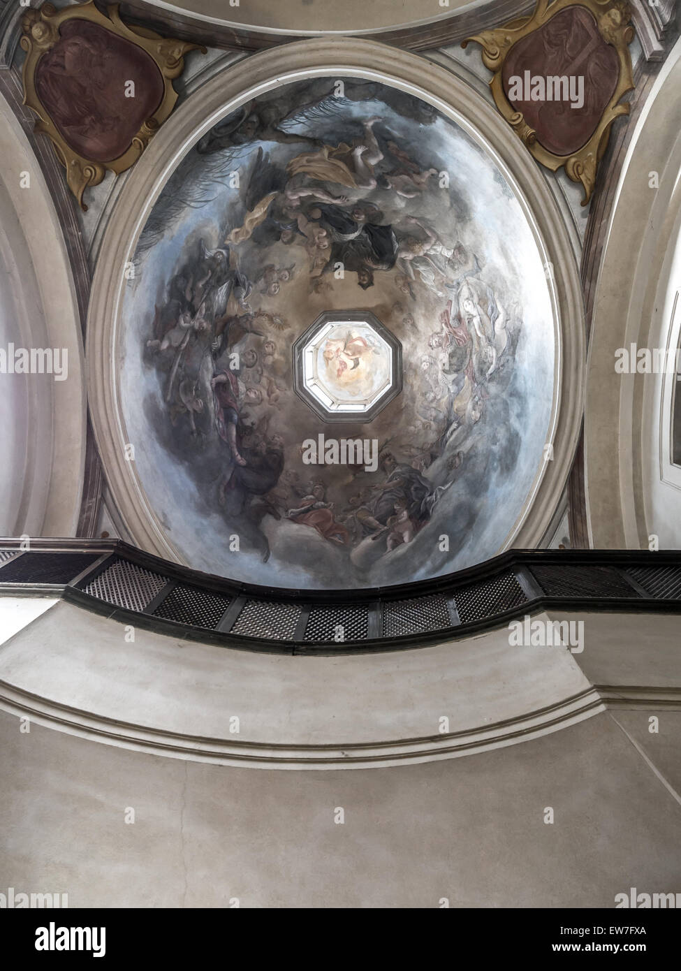 Unter freiem Himmel Baldachin in romanischen Basilika St. Georg in Prag, Teil der Pragerburg, Tschechische Republik Stockfoto