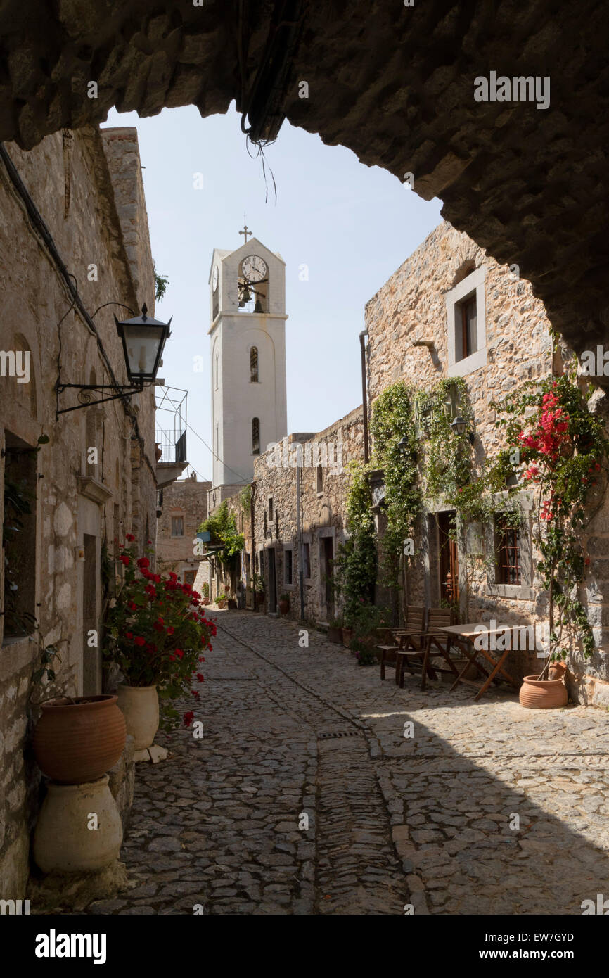 Kleine Gasse in dem mittelalterlichen Dorf Mesta, auf der Insel Chios, Griechenland Stockfoto