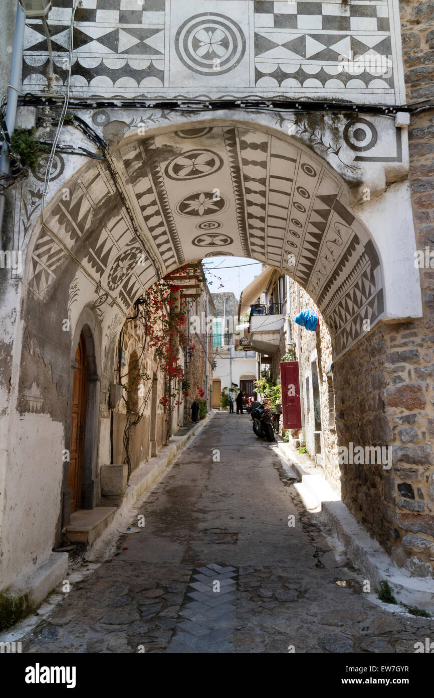 Gasse in Volissos, eines der schönsten Dörfer auf der Insel Chios, Griechenland Stockfoto