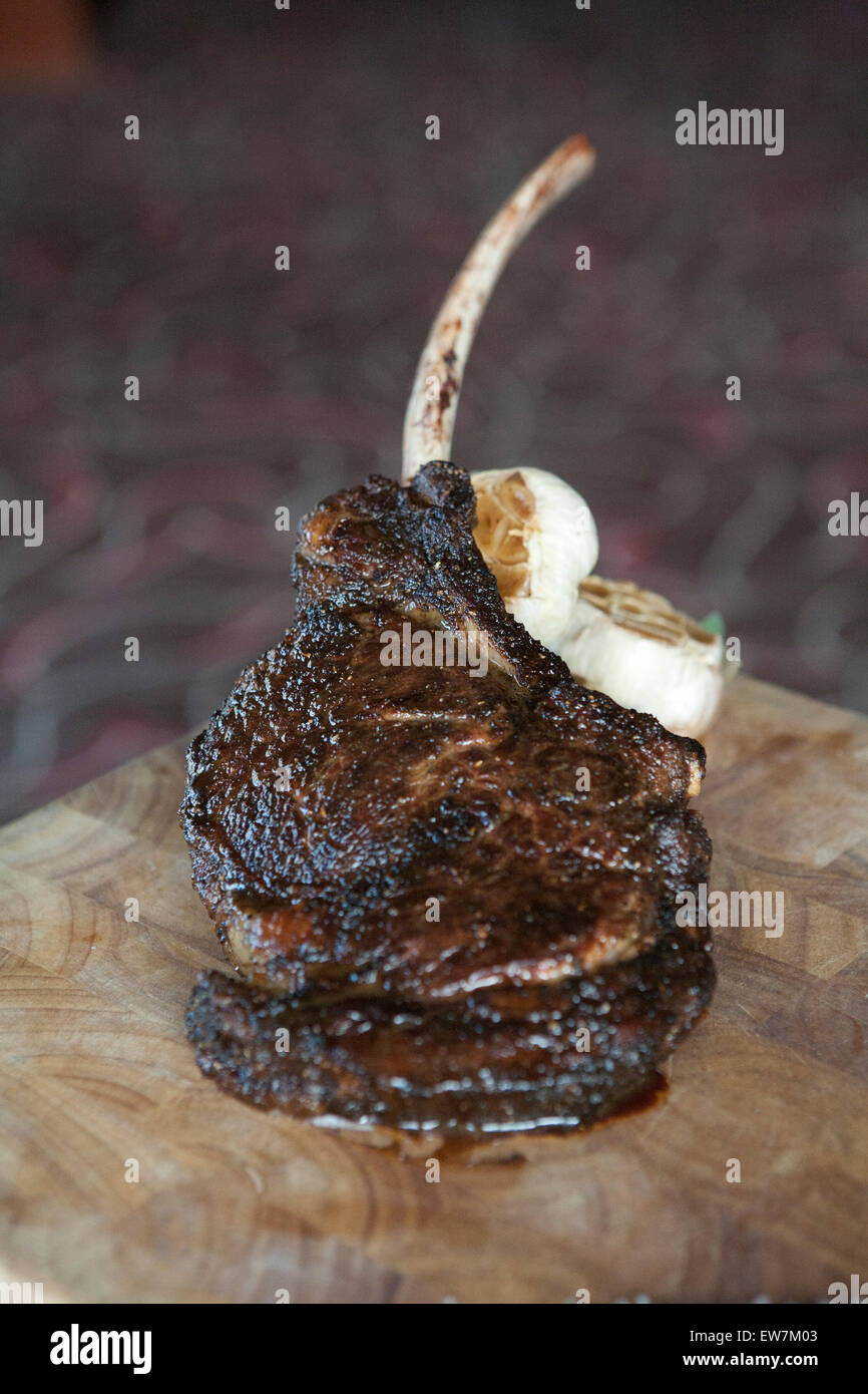 Steak mit Salz Butter Stockfoto