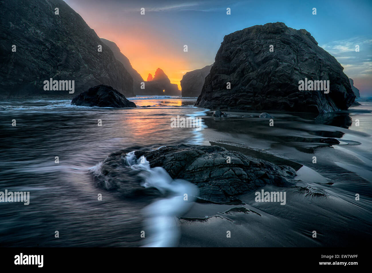 Felsen auf Gold Beach, Oregon, USA Stockfoto