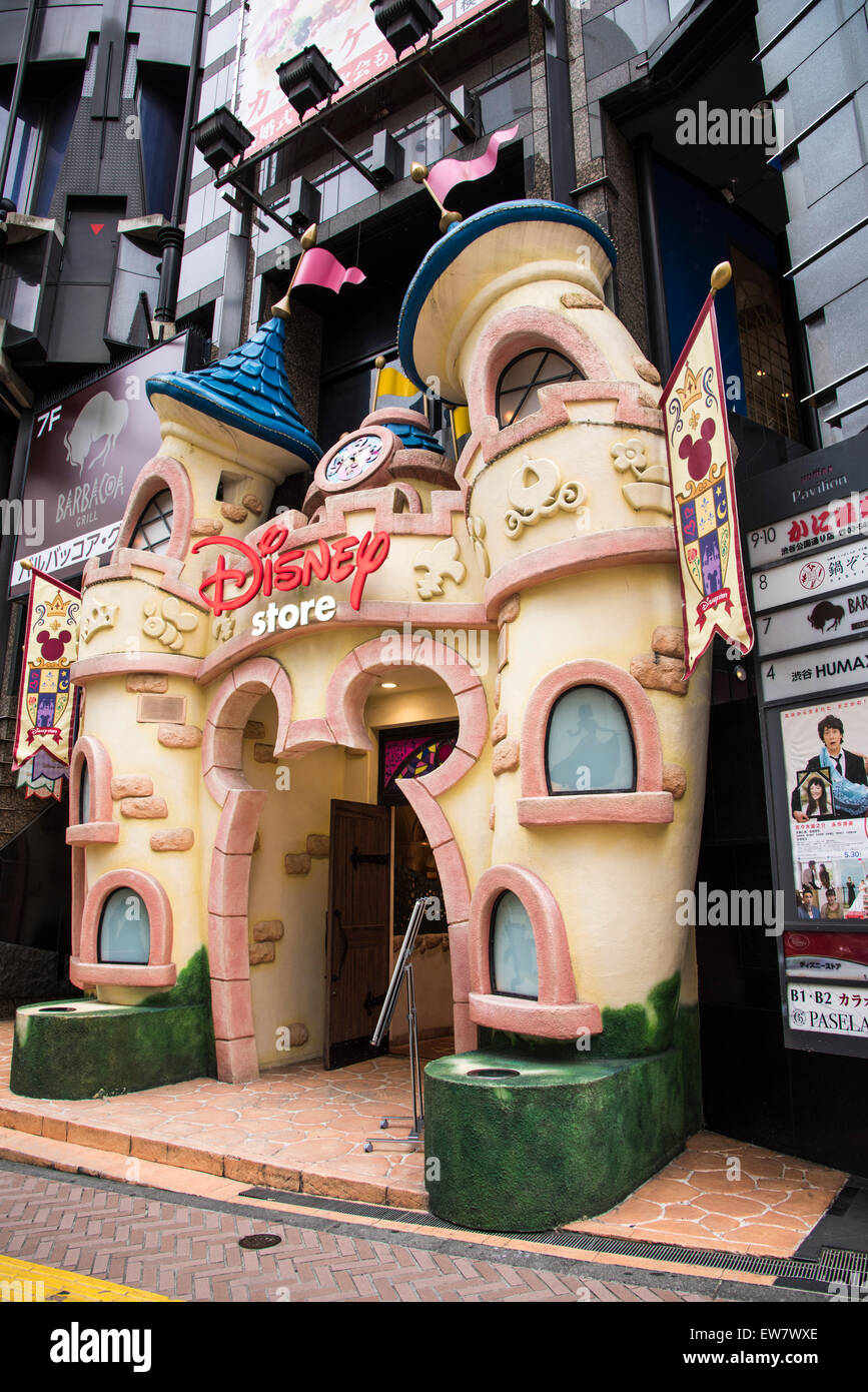 Außenseite der Disney Store, Shibuya-Ku, Tokyo, Japan Stockfoto