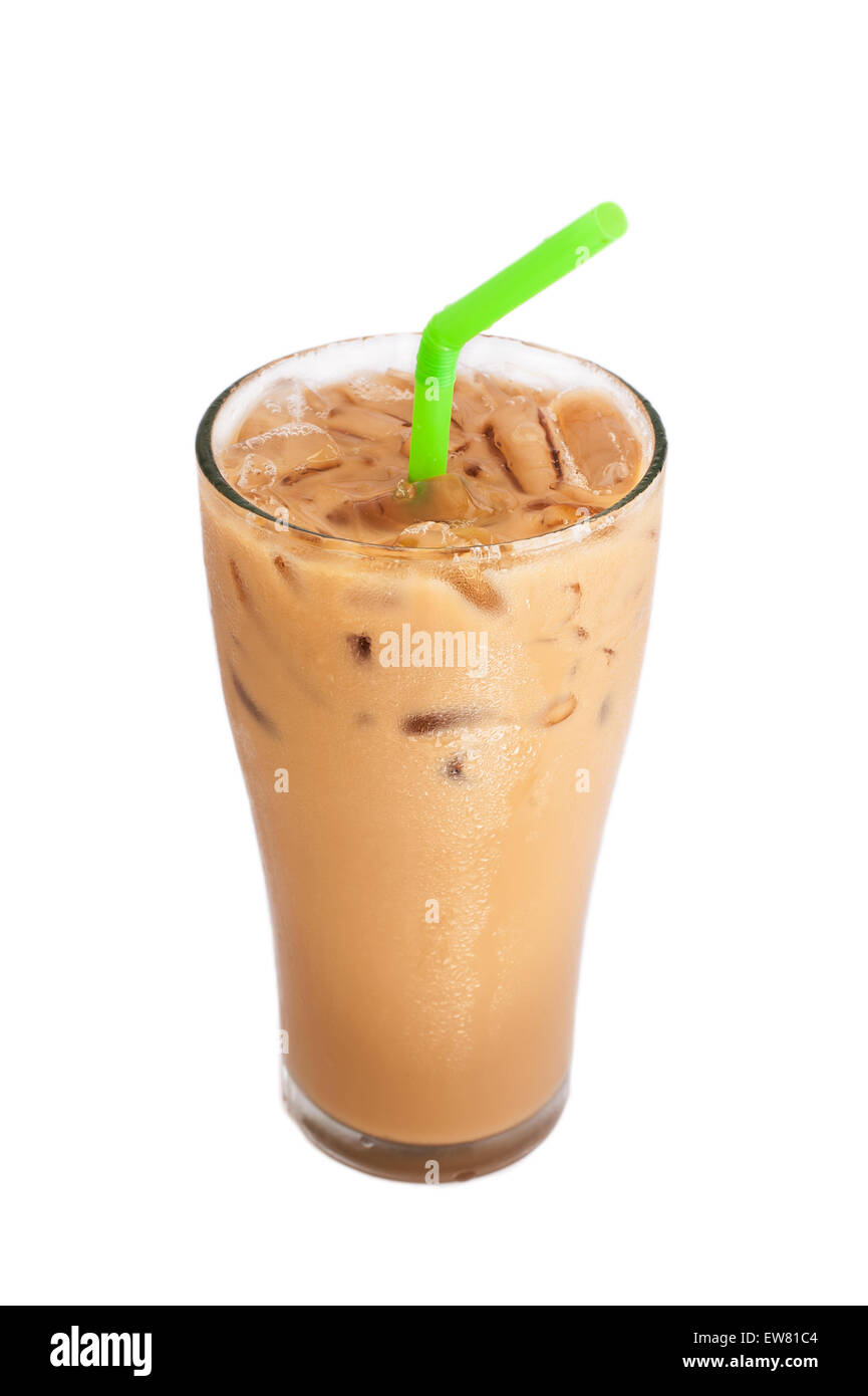 Eis Milchkaffee, berühmte Getränk in Thailand, isoliert auf weißem Hintergrund Stockfoto