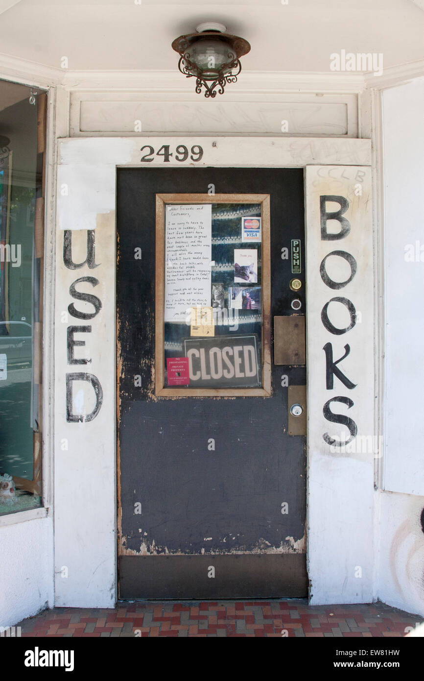 Gebrauchte Bücher gekauft und verkauft bei Shakespeare & Co, eine unabhängige Buchhandlung in Berkeley, Kalifornien, jetzt geschlossen. Stockfoto