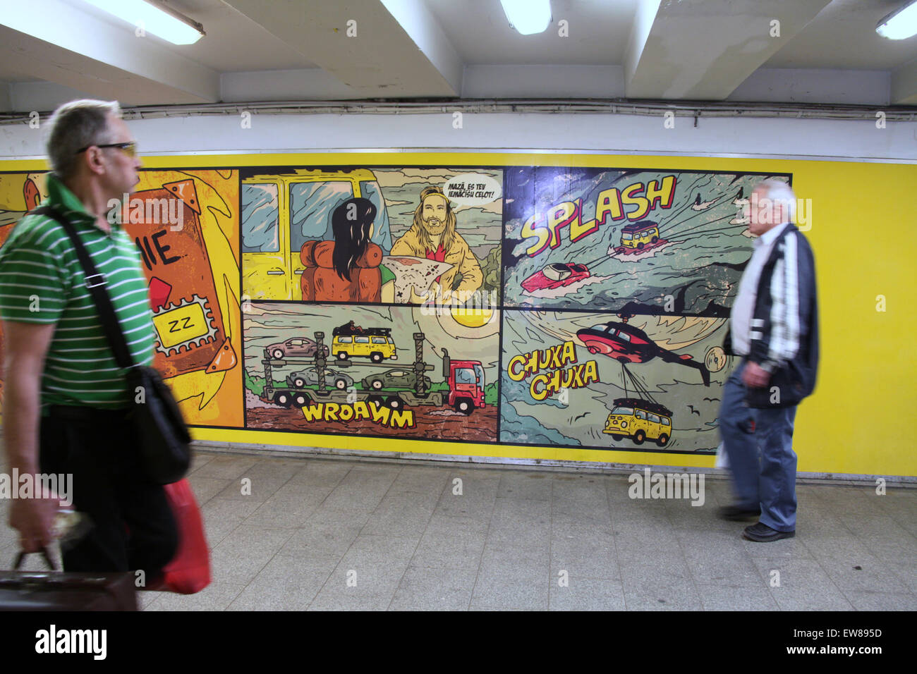U-Bahn in die Innenstadt von Riga gemalt Stockfoto