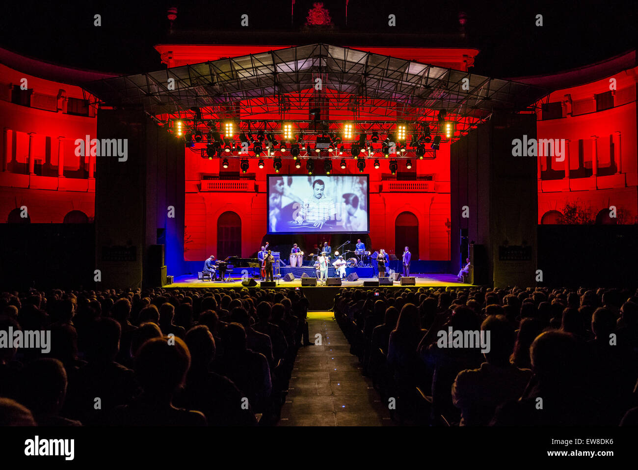 Barcelona, Katalonien, Spanien. 19. Juni 2015. Die "Buena Vista Social Club", Kubas bedeutendsten Orchester, führt live auf der Bühne beim "Pedralbes Music Festival" in Barcelona mit ihren "Adiós Tour" Kredit: Matthias Oesterle/ZUMA Wire/ZUMAPRESS.com/Alamy Live News Stockfoto