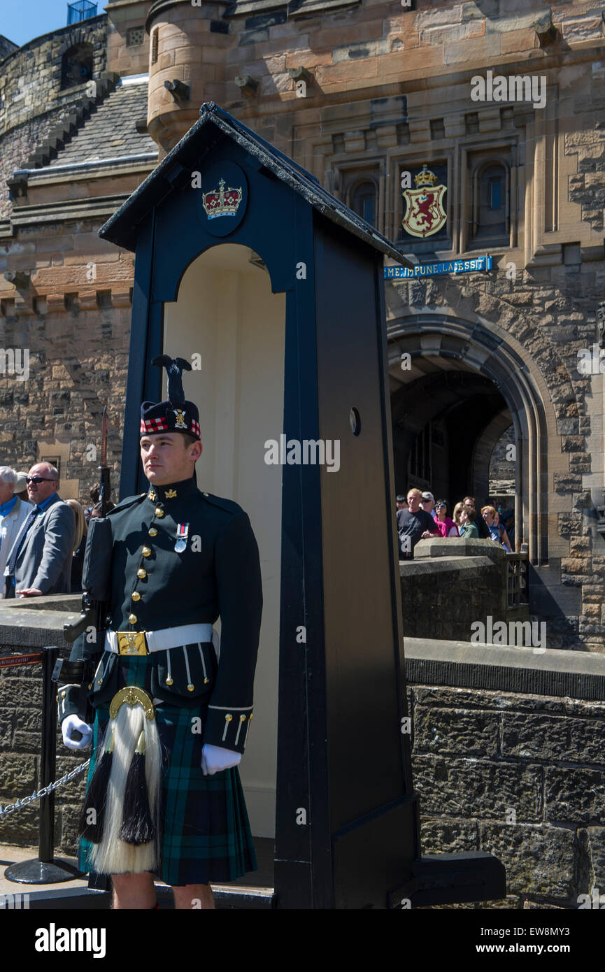Das Scots Guards marschieren in Edinburgh Castle Stockfoto