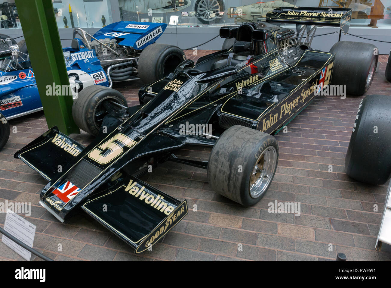 Die Ansicht des Lotus 78, die im National Motor Museum in Beaulieu ausgestellt wurde, zeigt das bahnbrechende aerodynamische Design des Autos, das die Formel-1-Rennen in den späten 1970er-Jahren verändert hat Stockfoto