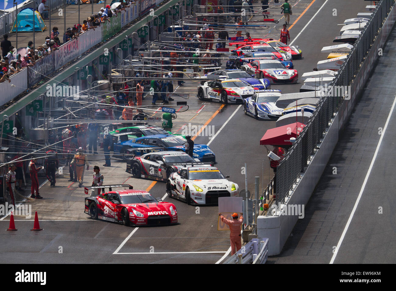 2012 Super GT Sugo Boxengasse geöffnet Stockfoto