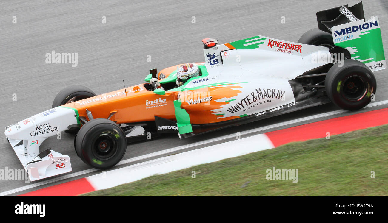 Adrian Sutil fuhr für Force India während der ersten Trainingseinheit des Großen Preises von Malaysia 2011 auf dem Sepang International Circuit. Stockfoto