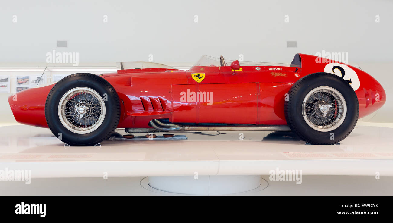Ferrari 246 F1 links Enzo Ferrari-Museum Stockfoto