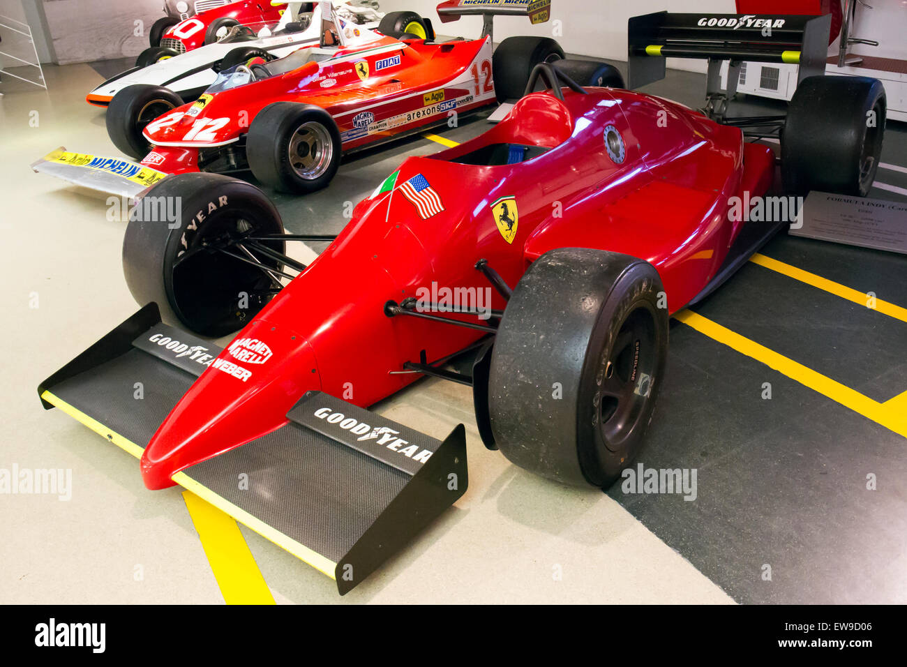 Museo Ferrari Ferrari 637 vorne links Stockfoto