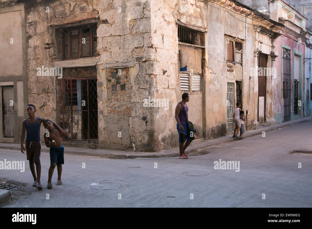 Straßenszene in Alt-Havanna. Stockfoto