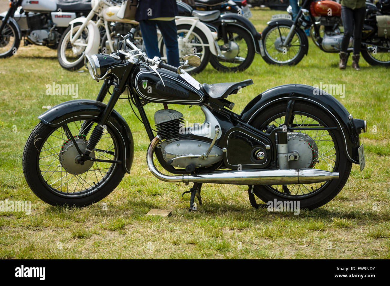 PAAREN IM GLIEN, Deutschland - 23. Mai 2015: Motorrad DKW RT175S, 1955. Die  Oldtimer-Show im MAFZ Stockfotografie - Alamy