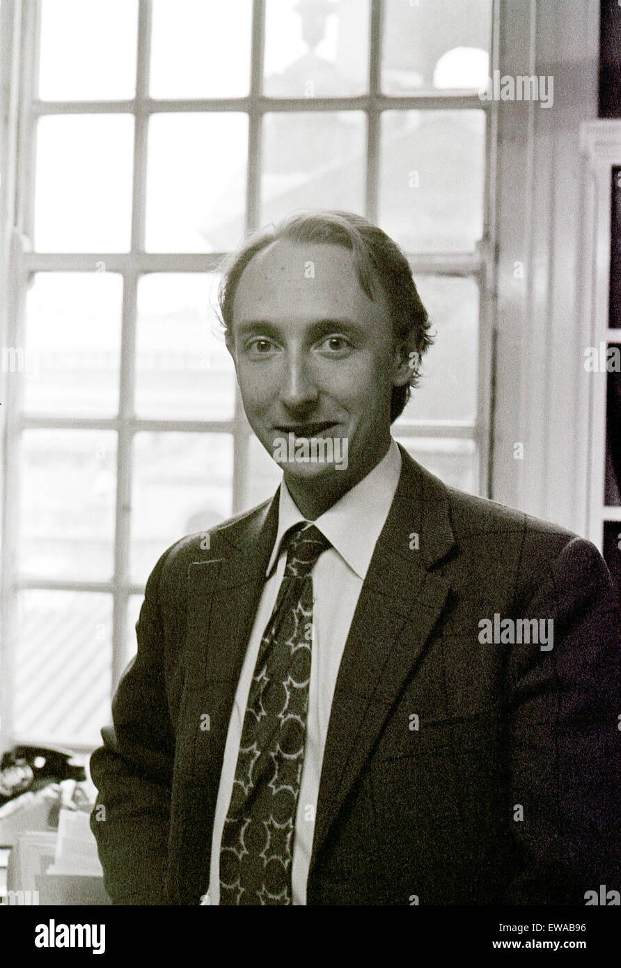 Architekturhistoriker und Autor Marcus Binney CBE 1975 jetzt Präsident des sparen Großbritanniens Heritage, London UK.  KATHY DEWITT Stockfoto