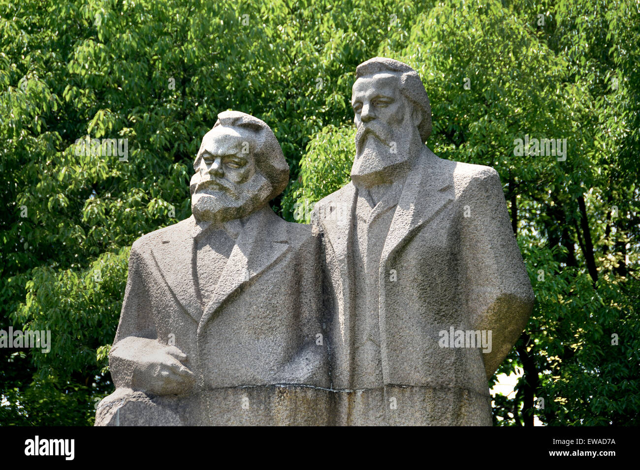Fuxing Park kommunistischen Karl Heinrich Marx und Friedrich Engels-Denkmal in Fuxing Park Französisch Konzession Sonderwirtschaftszone District in Shanghai China Stockfoto
