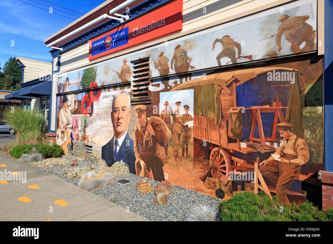 Wandbild Darstellung Kriegsveteranen auf Postamt Wand, Chemainus, Britisch-Kolumbien Stockfoto