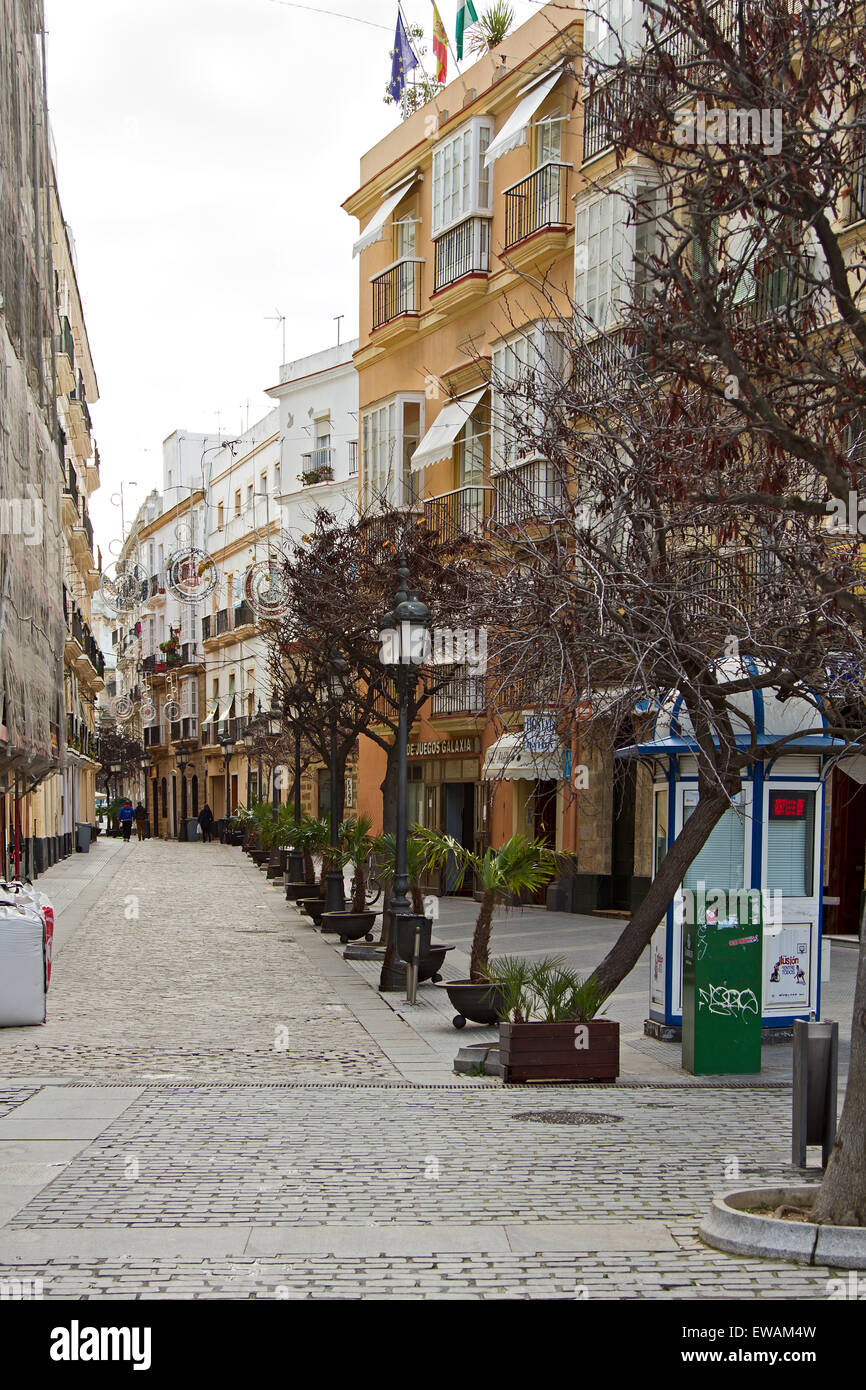 Gebäude, Straßen, Sehenswürdigkeiten und Sehenswürdigkeiten aus Cadiz, Spanien. Stockfoto