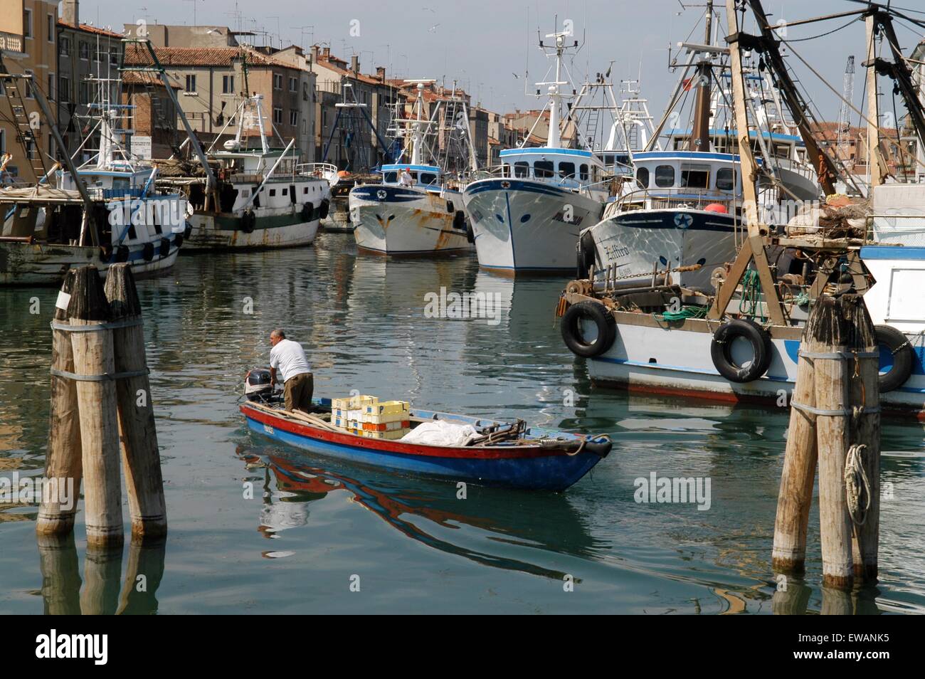 Landeplatz der Angelboote/Fischerboote in Chioggia, Lagunenstadt südlich von Venedig (Italien) Stockfoto