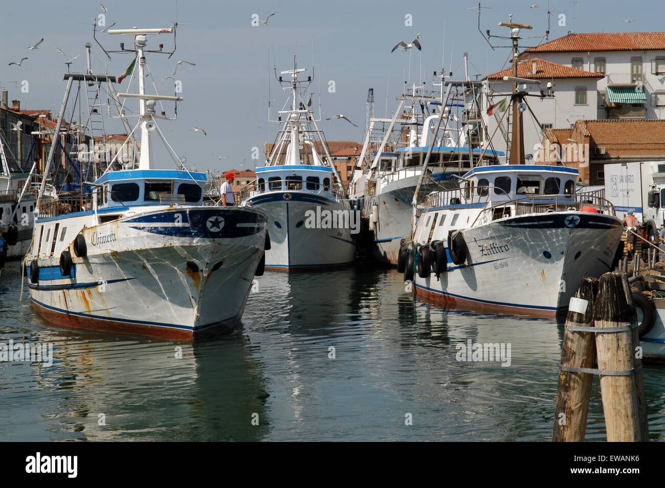 Landeplatz der Angelboote/Fischerboote in Chioggia, Lagunenstadt südlich von Venedig (Italien) Stockfoto